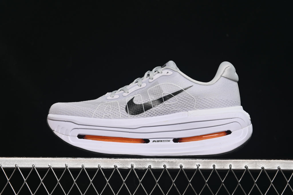 TENIS - NIKE VOMERO PREMIUM