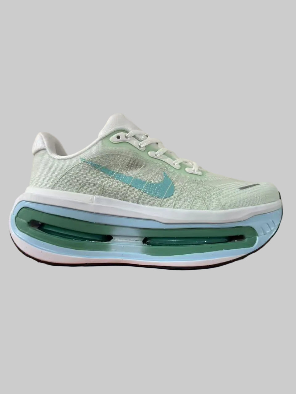 TENIS- NIKE VOMERO PREMIUM