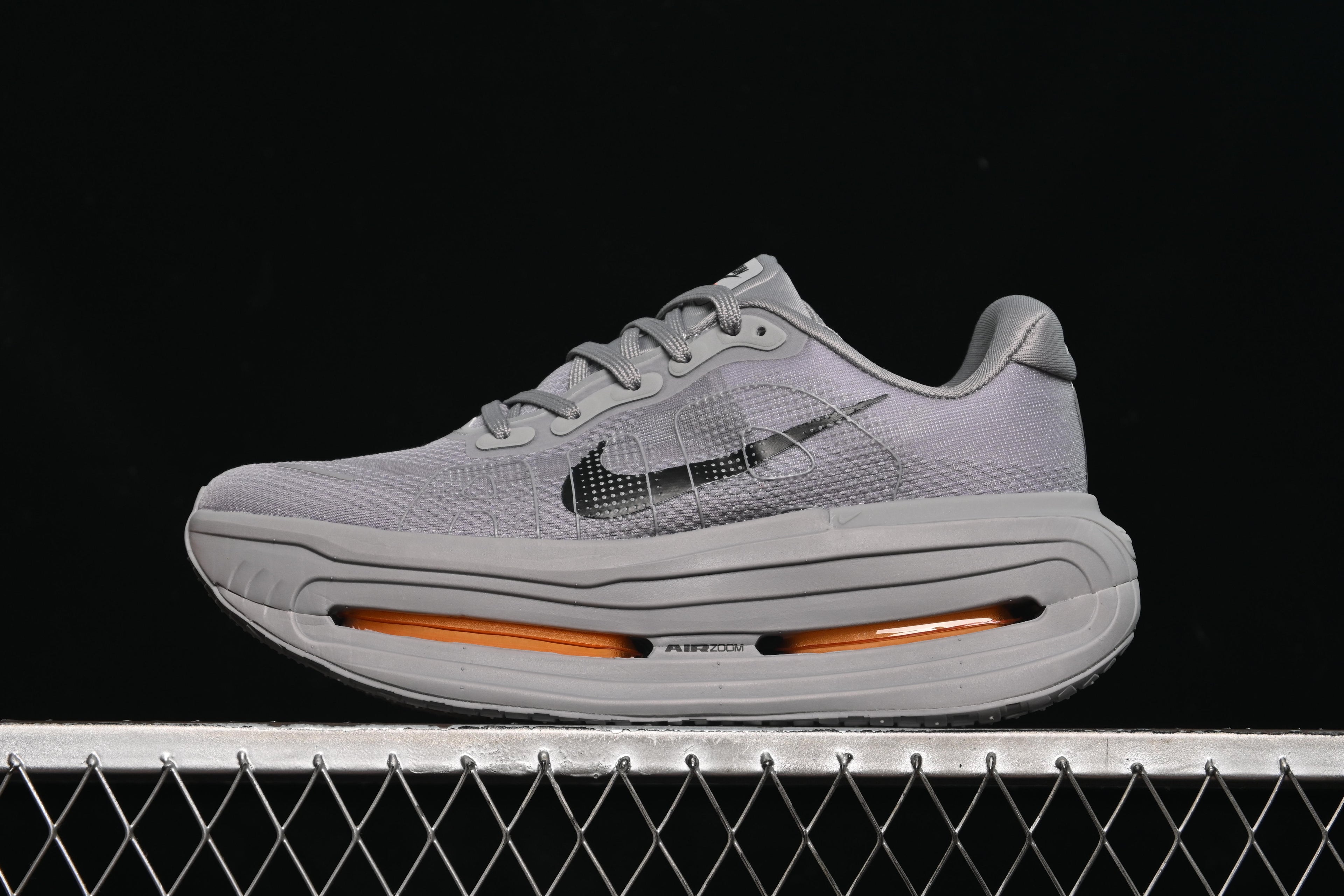 TENIS - NIKE VOMERO PREMIUM