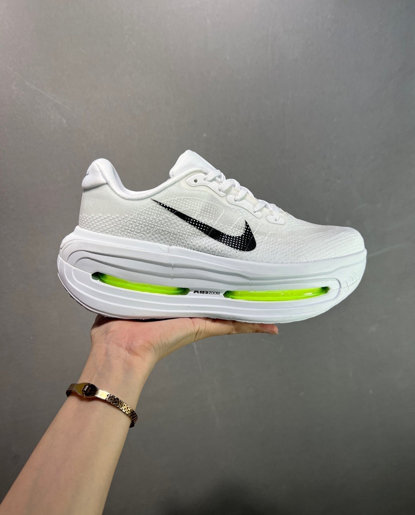 TENIS NIKE VOMERO PREMIUM