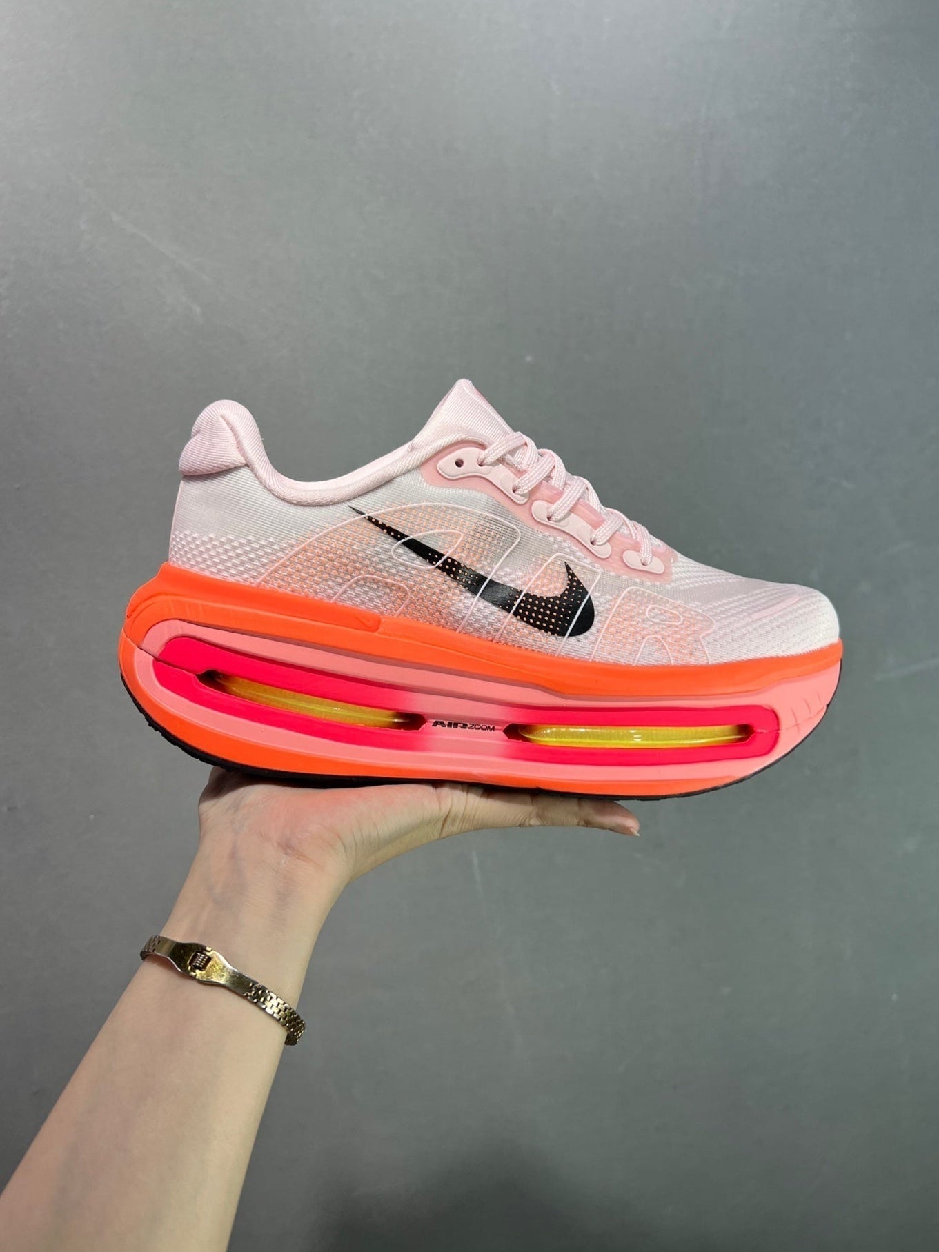 TENIS NIKE VOMERO PREMIUM