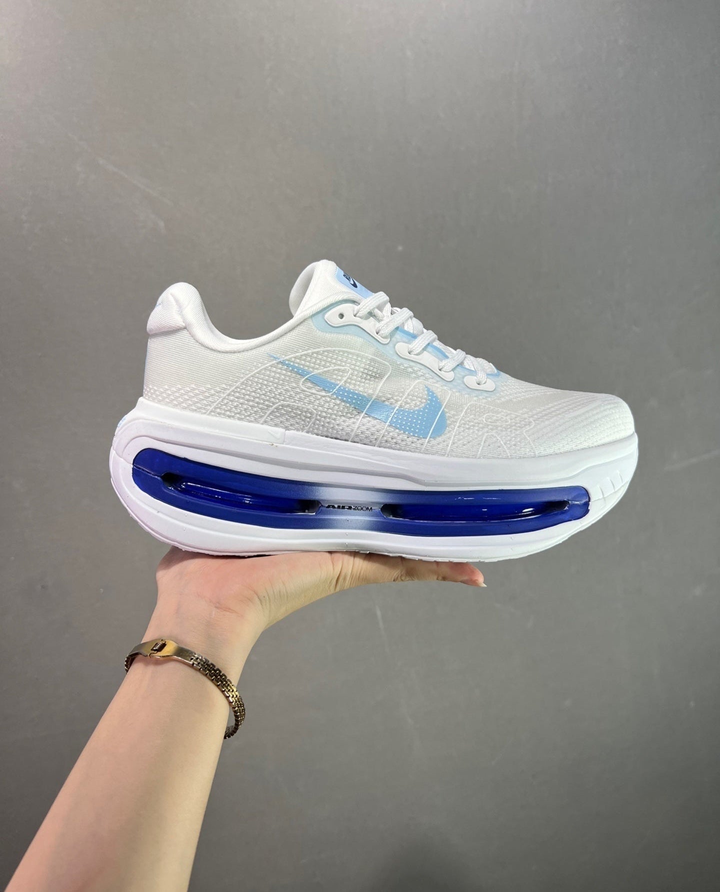 TENIS NIKE VOMERO PREMIUM