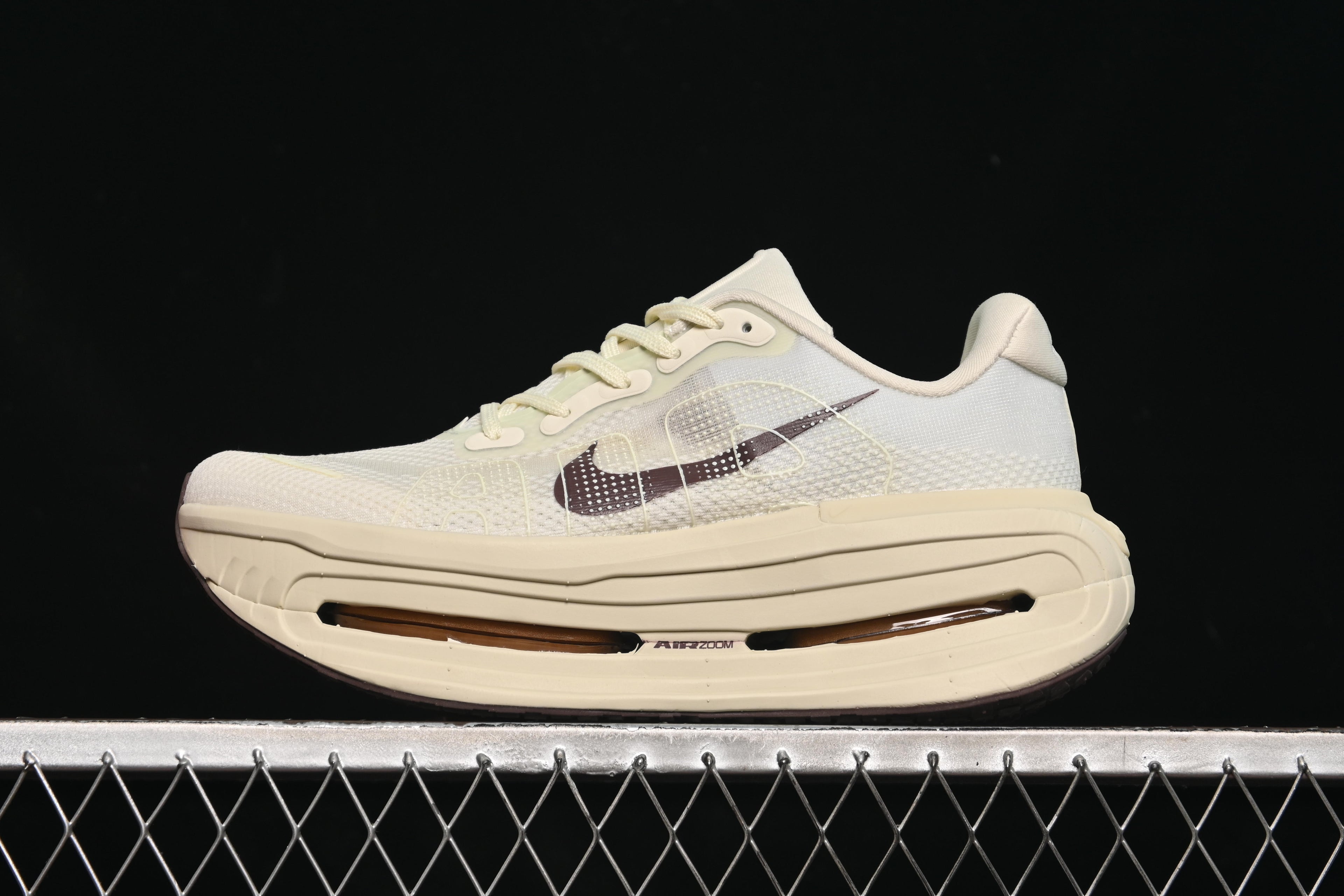 TENIS - NIKE VOMERO PREMIUM