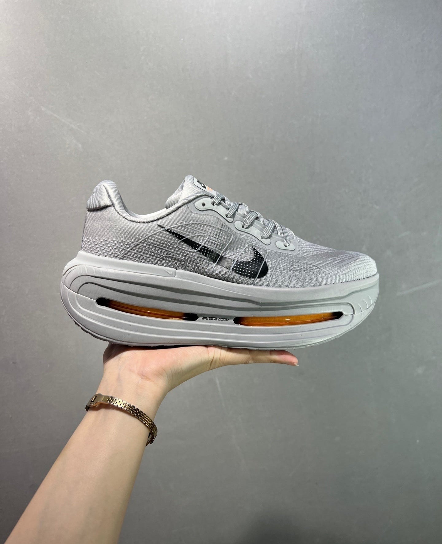 TENIS NIKE VOMERO PREMIUM