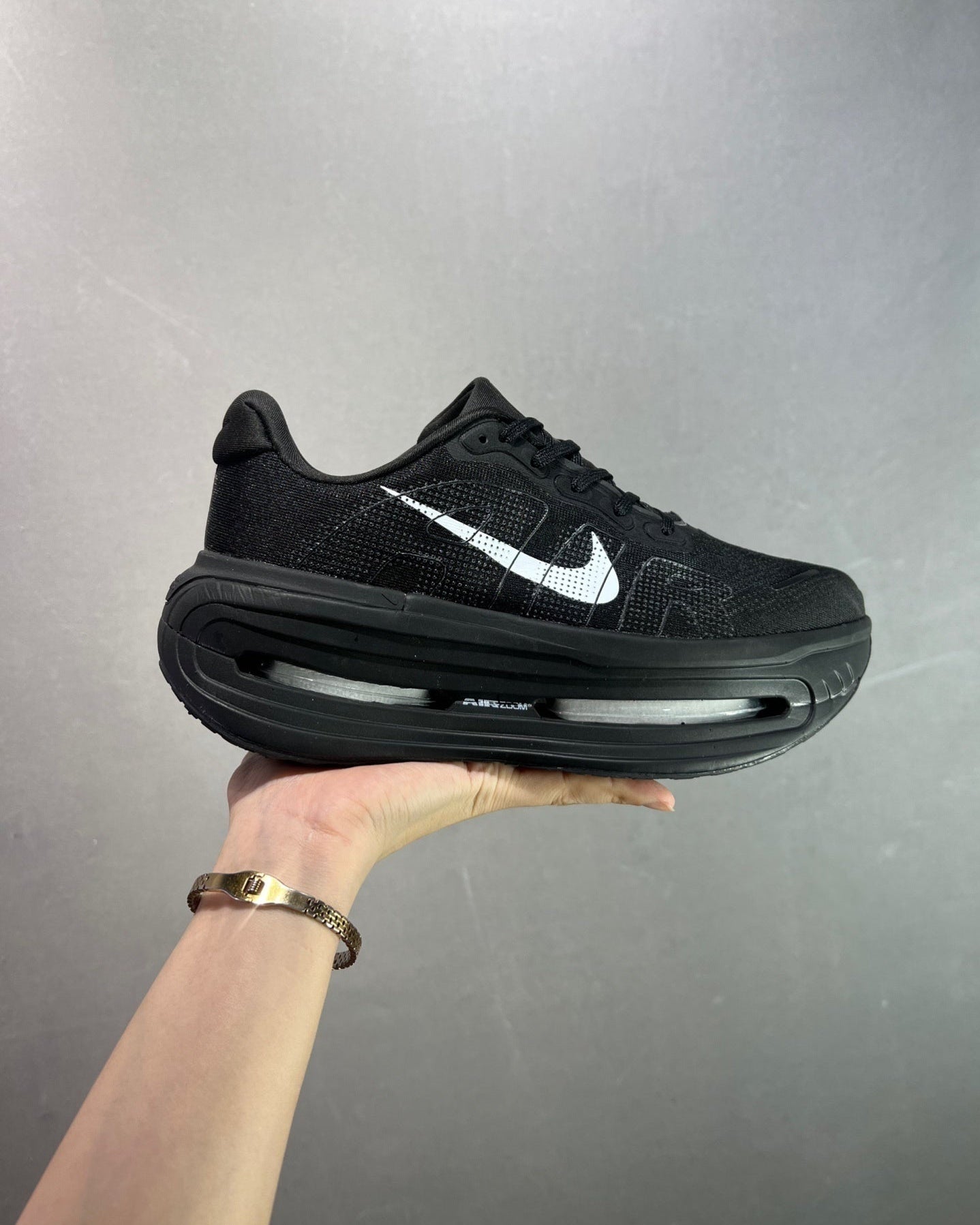 TENIS NIKE VOMERO PREMIUM